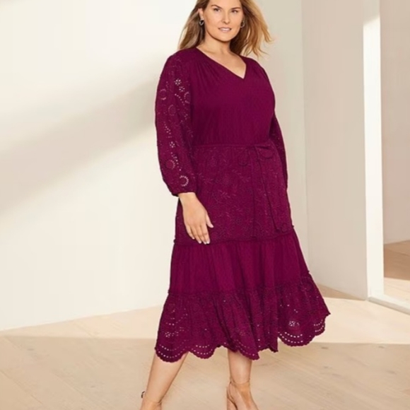 Westbound Plus Size 3/4 Sleeve V-Neck Eyelet Detail Scalloped Hem Midi Dress - Picture 2 of 12